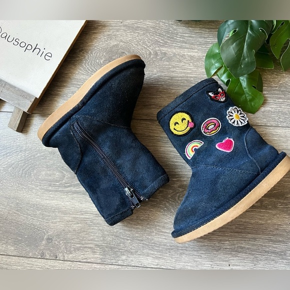 Tucker + Tate emoji patches faux fur lined blue suede  toddler boot. Size 6 - Picture 2 of 8
